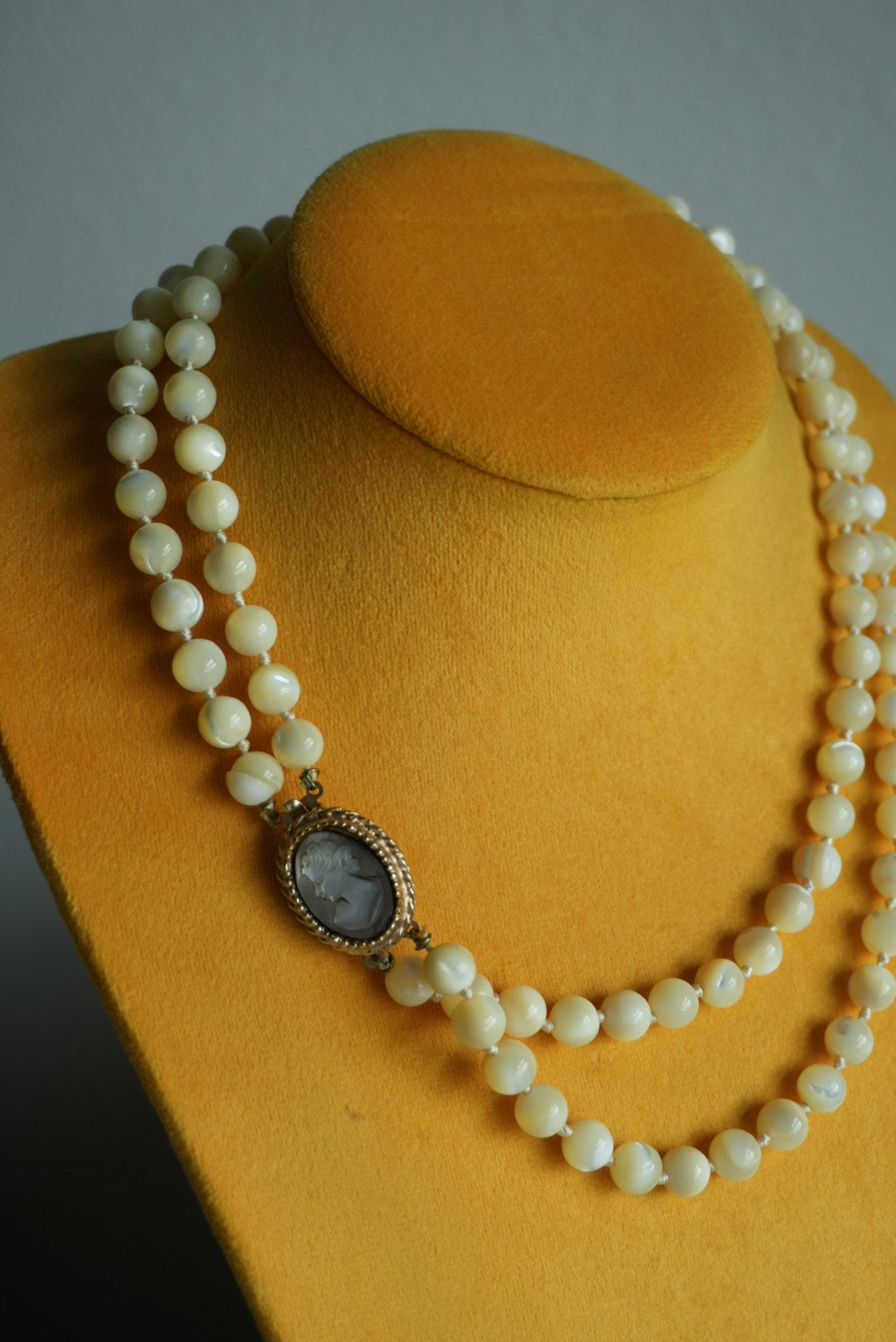 DOUBLE STRANDED CAMEO