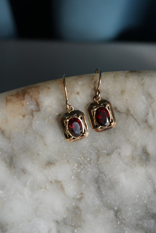 MOODY GARNETS