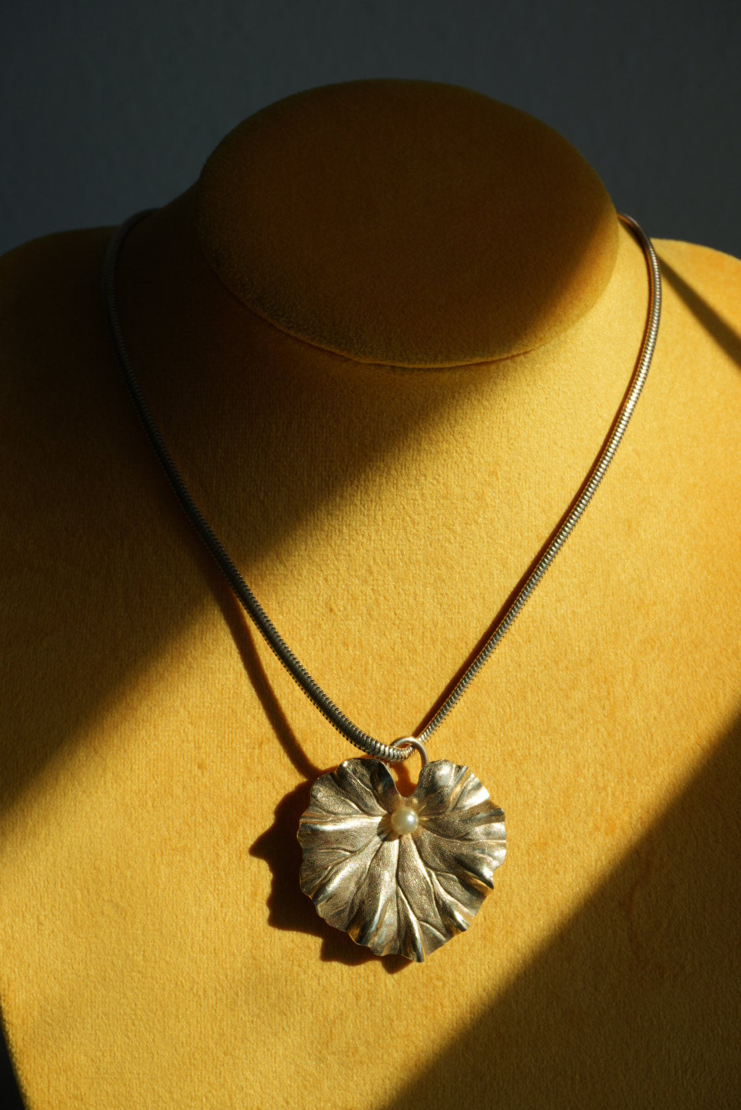 LILY LEAF