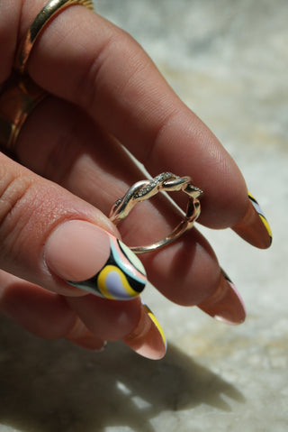 SIMPLE TWIST BAND SZ 7.5