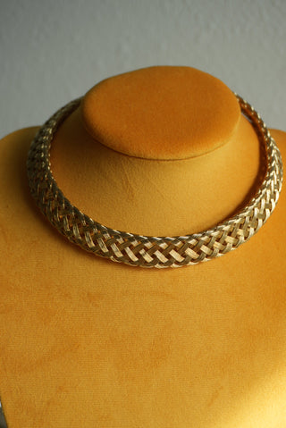 QUEENS COLLAR
