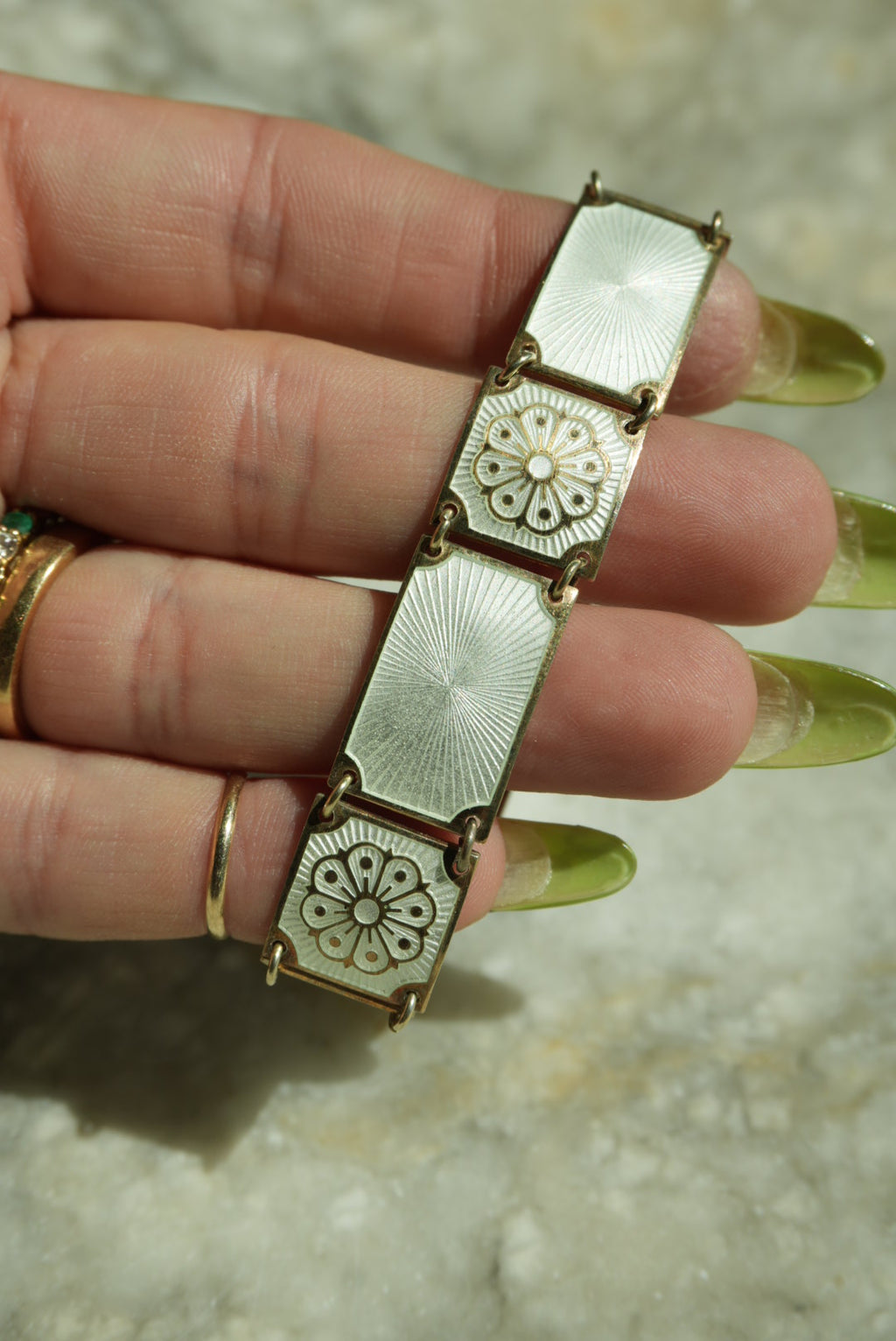 LITTLE WHITE EYELET