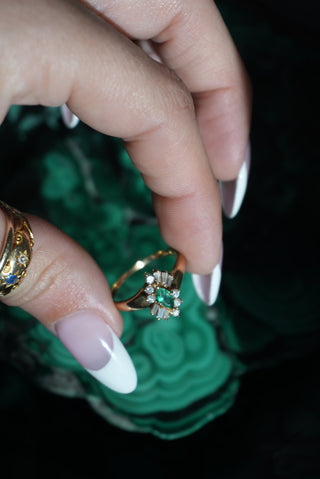 14K EMERALD & DIAMOND RING
