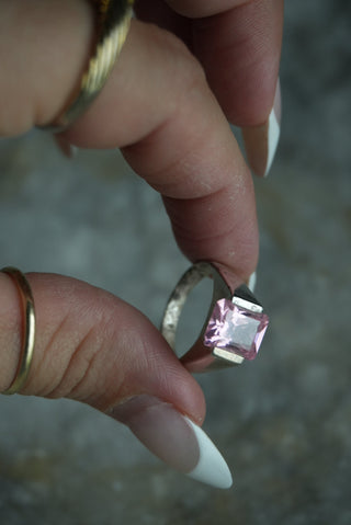 PRETTY IN PINK SZ 7
