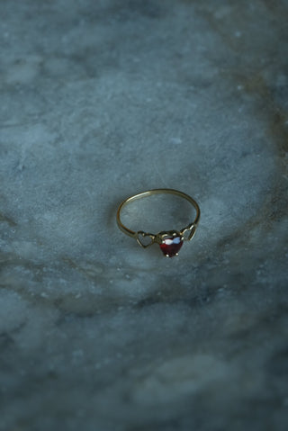 10K GARNET HEART RING