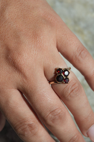 10K ANTIQUE GARNET RING