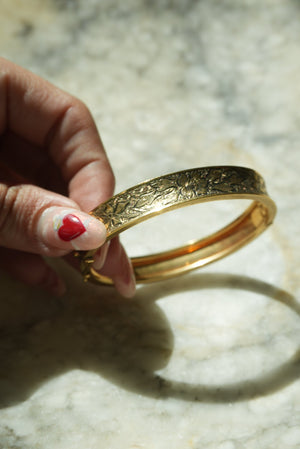 FLORAL FILL BANGLE