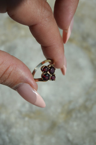 10K ANTIQUE GARNET RING