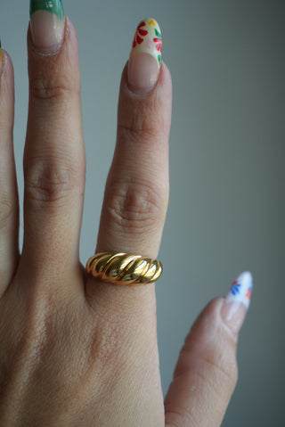 BUTTER CROISSANT RING SZ 8