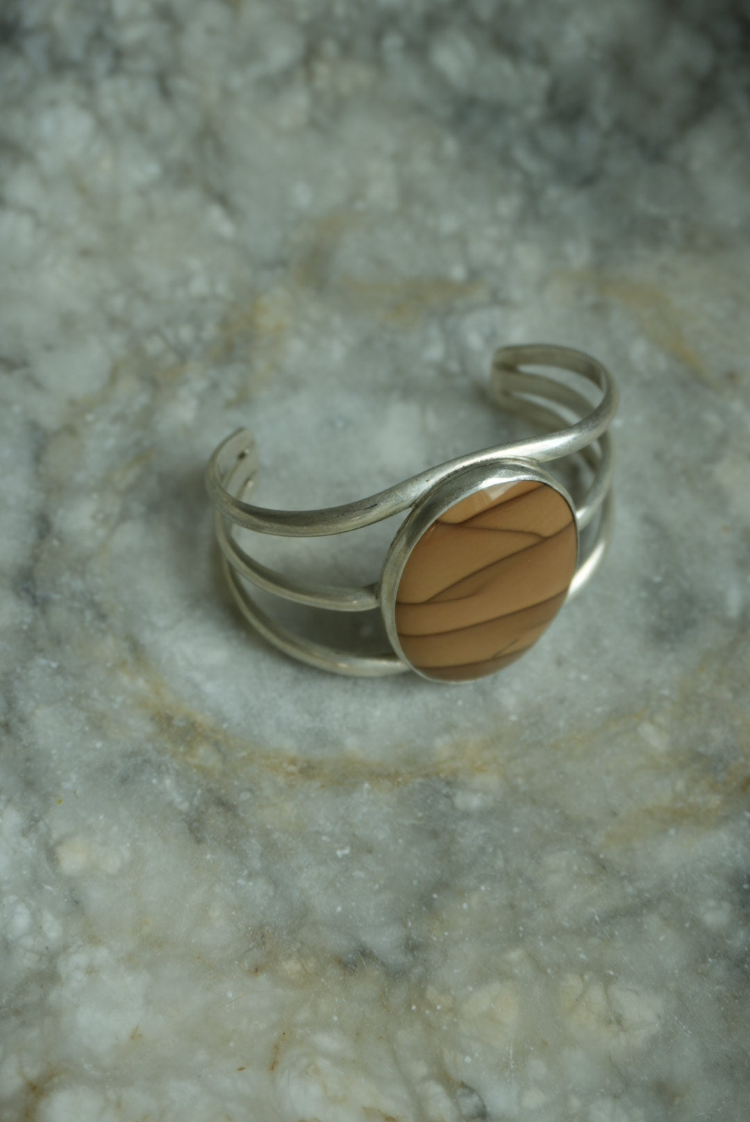 NATIVE AGATE CUFF