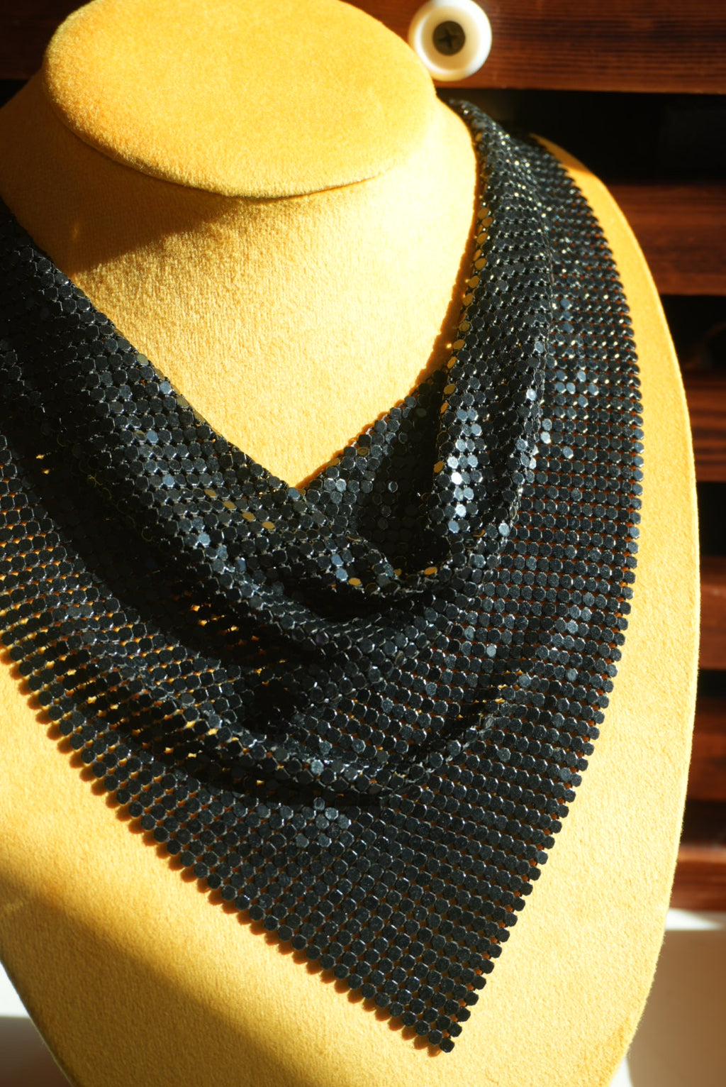 MESHING WELL SCARF