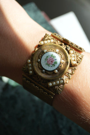 ROSEBUD BRACELET