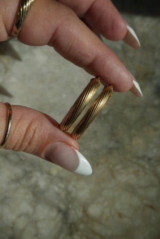 14K GOLD HOOPS