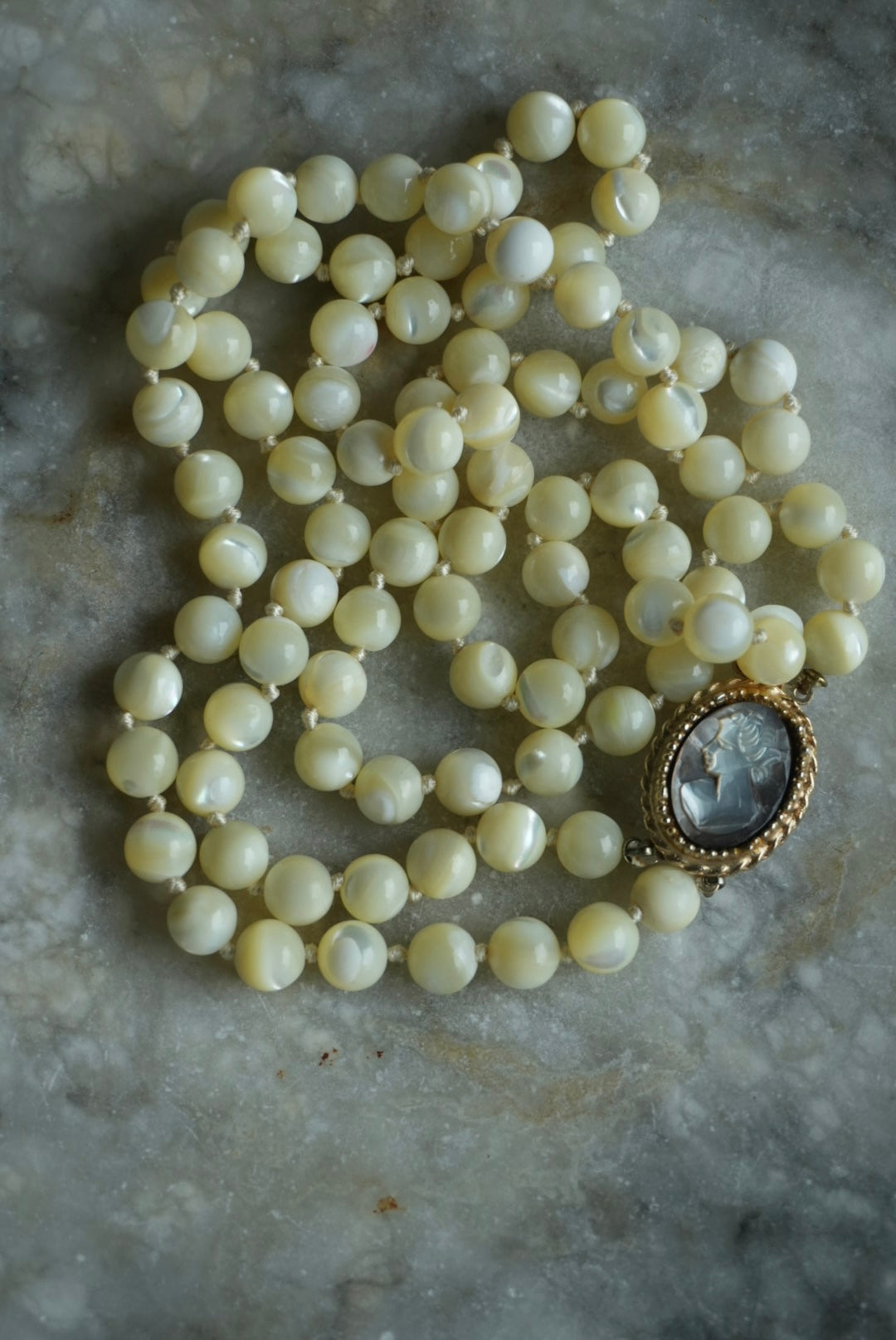 DOUBLE STRANDED CAMEO