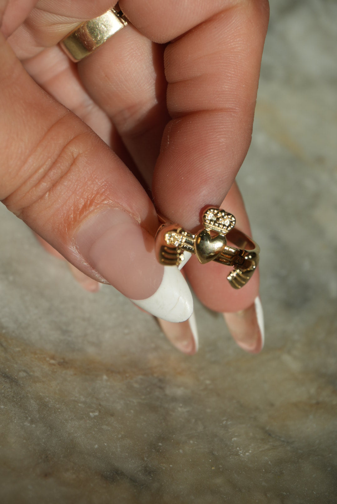 GOLDEN CLAUDAUGH RING