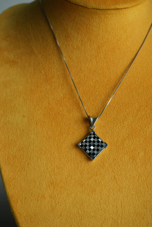 BADAVICI CHECKERED NECKLACE