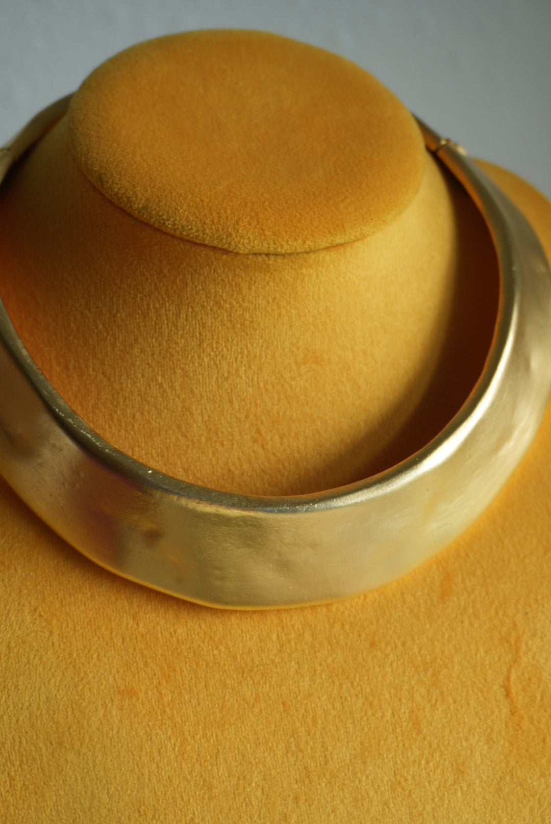 GOLDEN COLLAR