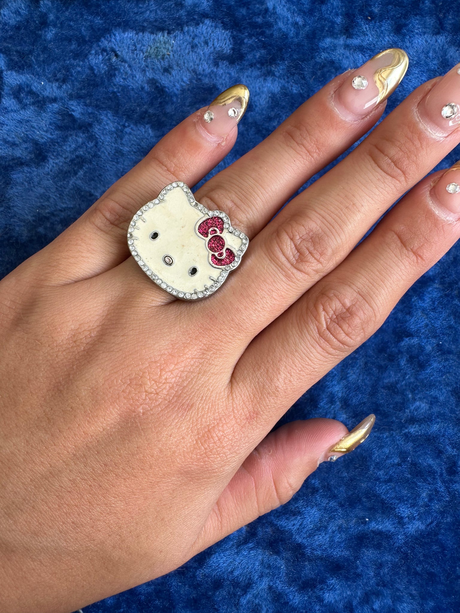 HELLO KITTY
