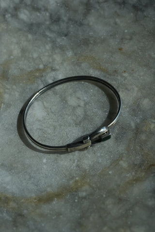 Extra Lucky - Sterling Emerald Horseshoe Bangle