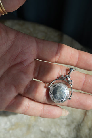 ANTIQUE LOCKET FLIPPER