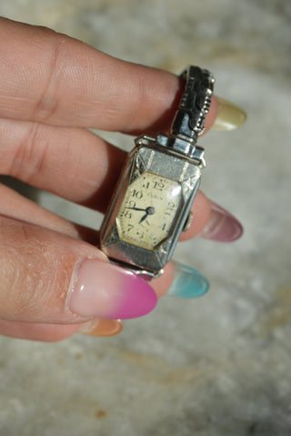 WONDERLAND TIMEPIECE
