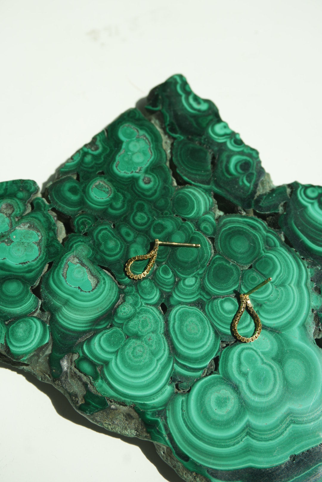 LITTLE GOLD LOOPS