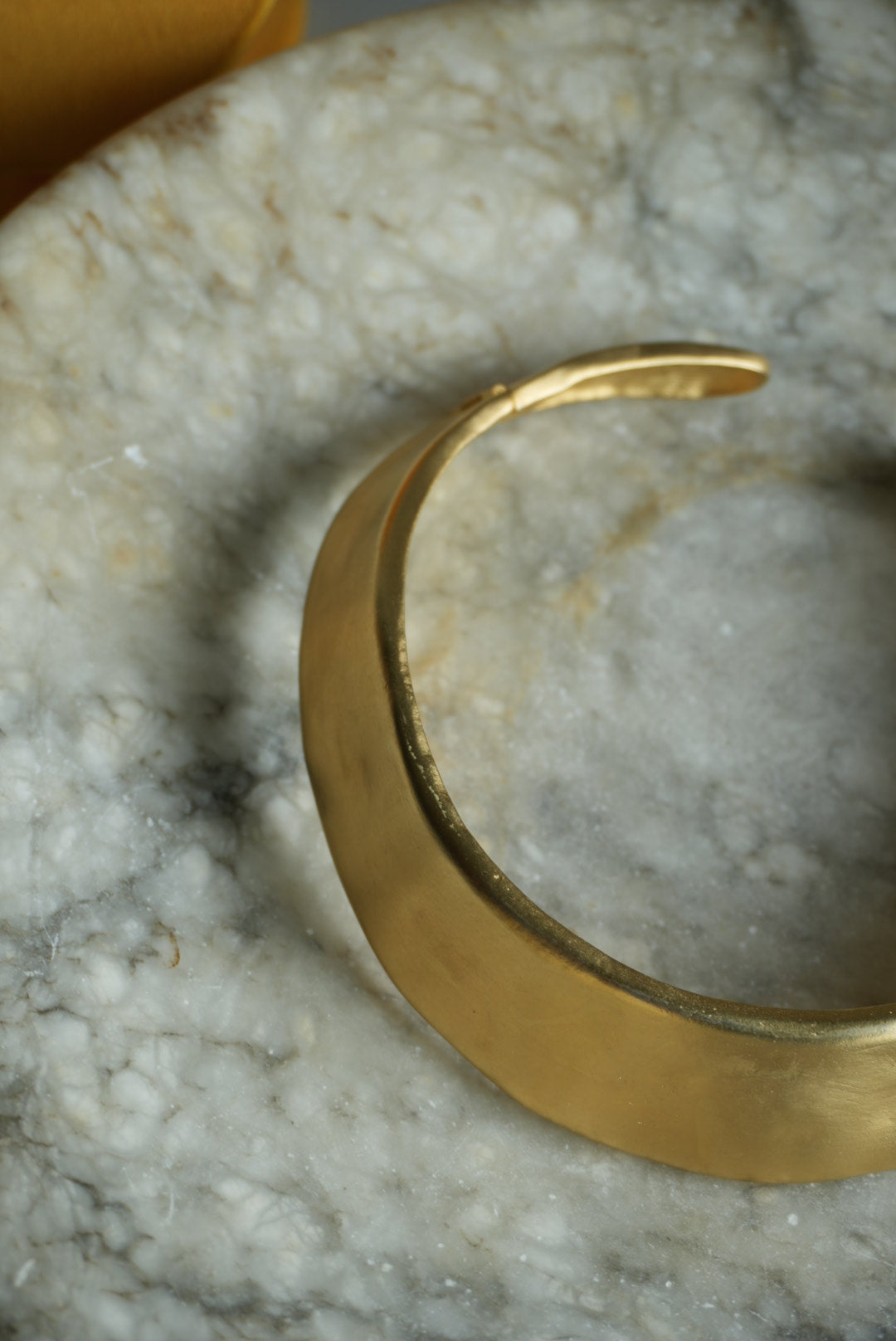 GOLDEN COLLAR