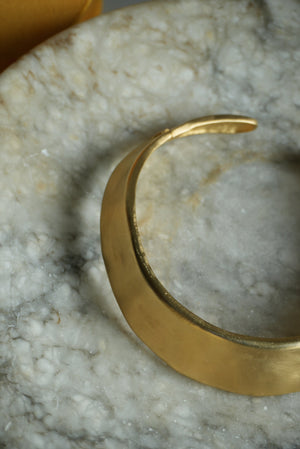GOLDEN COLLAR