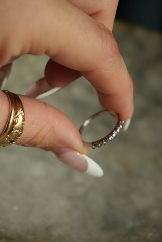 10K WHITE GOLD DIAMOND BAND