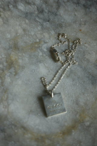 GUCCI LOGO NAMEPLATE