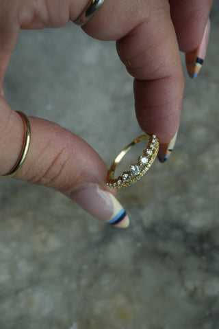 GOLDEN TIARA SZ 7.5