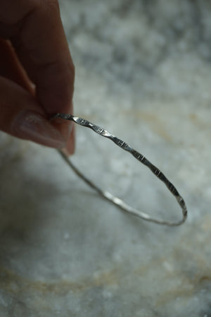 EMBOSSED BANGLE