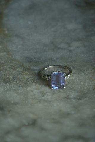 SO ELEGANT -LILAC EMERALD CUT GLASS RING SZ 6.5