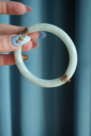 14K JADE BANGLE