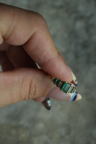 10K EMERALD & DIAMOND RING