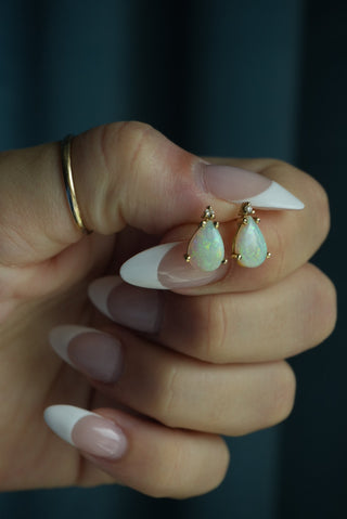 10K OPAL STUDS