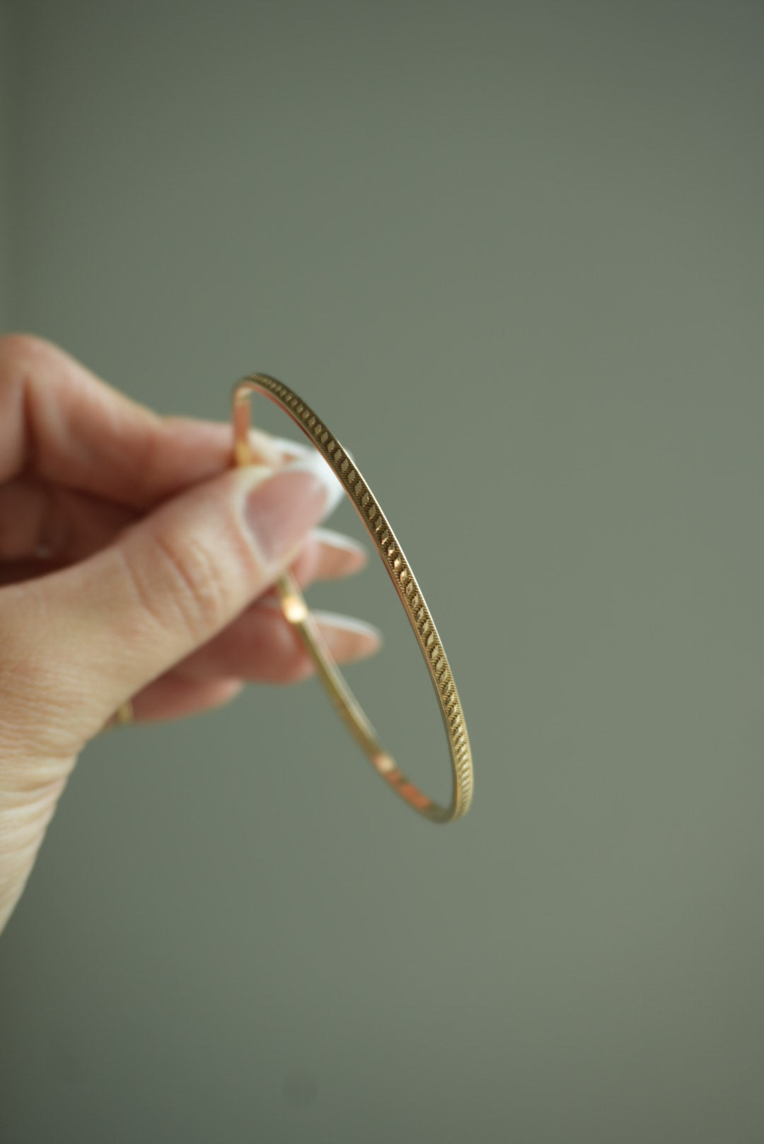 VINTAGE GOLD FILL BANGLE