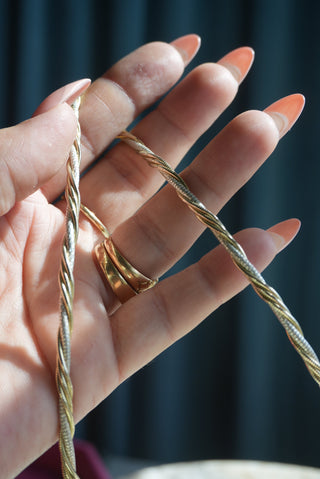 DUALITY CHAINS