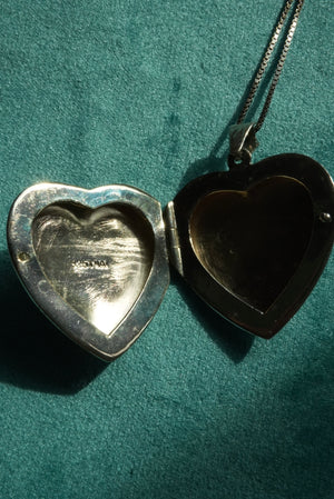 RARE VINTAGE TWO TONED LOCKET