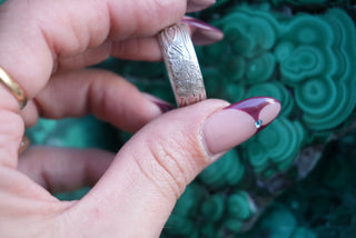 ANTIQUE CARVINGS SZ 11