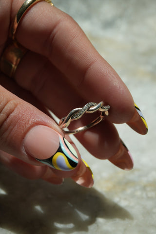 SIMPLE TWIST BAND SZ 7.5