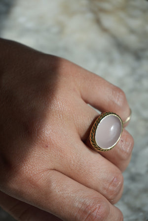 ROSE QUARTZ CABOCHON RING