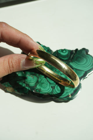 ETCHED BANGLE 14K