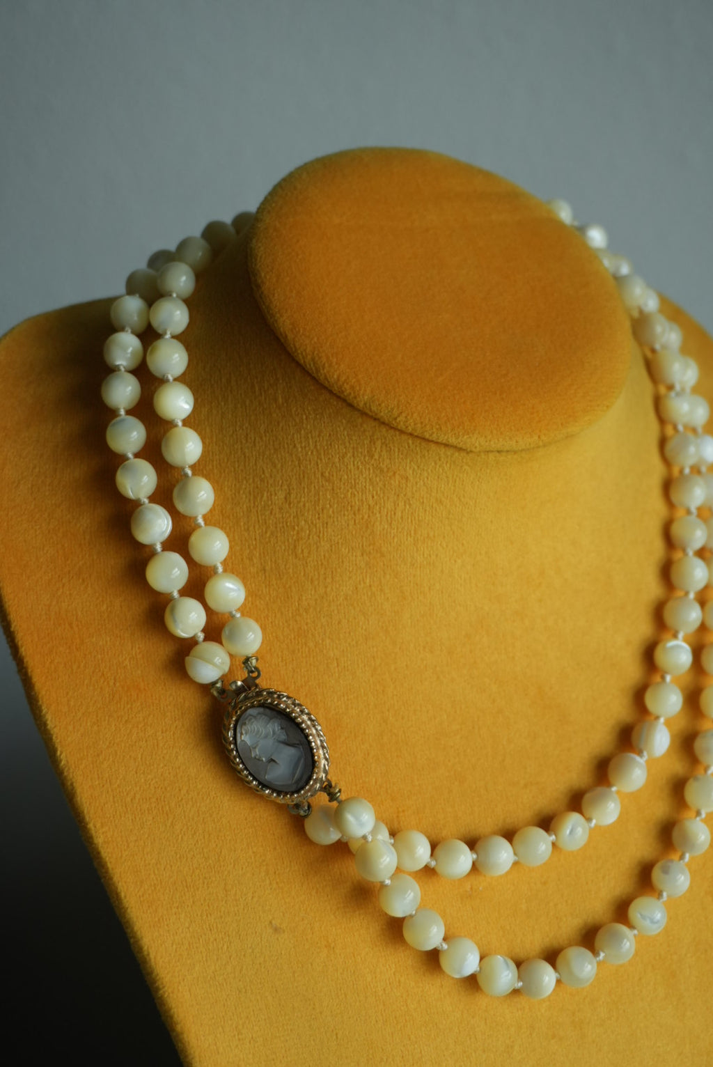 DOUBLE STRANDED CAMEO