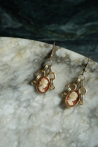 ANTIQUE CAMEOS