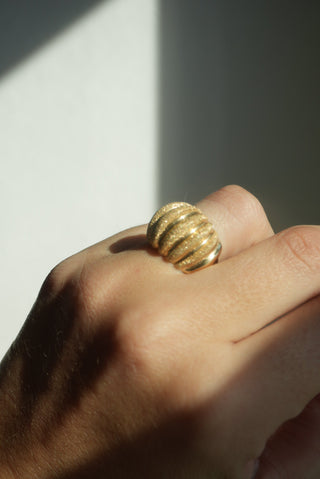 14K GO7DEN CROISSANT