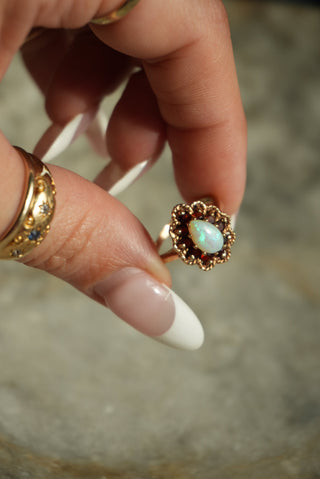 10K ANTIQUE OPAL RING
