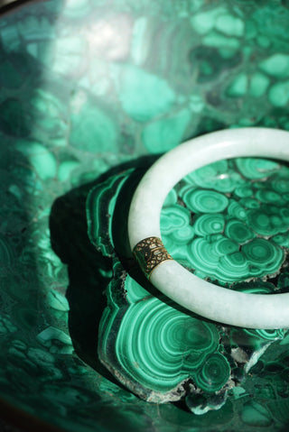 14K JADE BANGLE