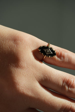 10K BLACK ONYX RING W DIAMOND SZ 4