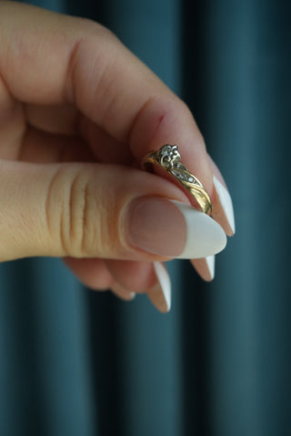 10K DIAMOND RING